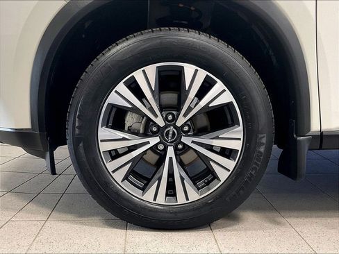 Used 2023 Nissan Rogue SV AWD/4WD image 7
