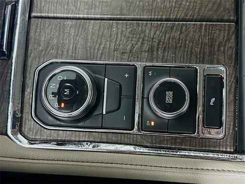 Used 2021 Ford Expedition Limited image 16