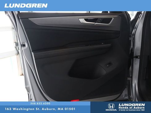 Used 2024 Volkswagen Atlas Cross Sport SE AWD/4WD image 9