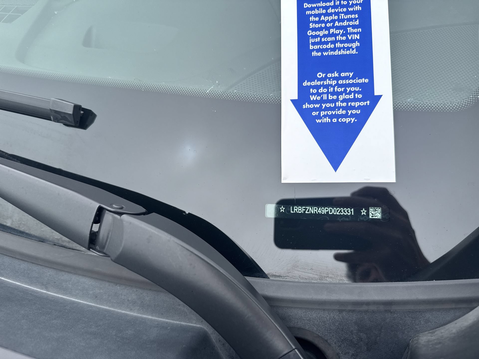 Certified 2023 Buick Envision Essence FWD image 33