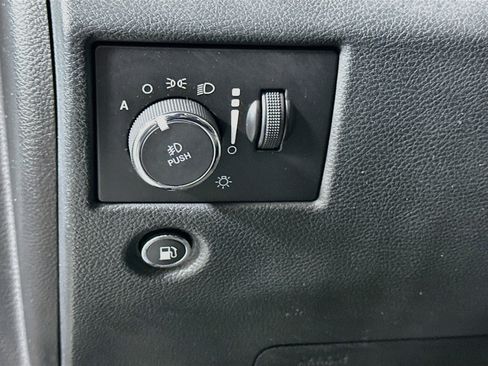 Used 2022 Jeep Grand Cherokee Laredo X RWD image 17