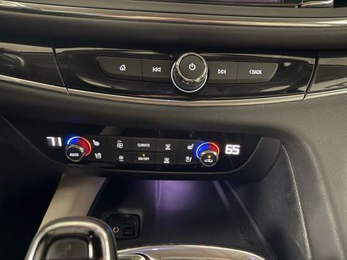 Used 2020 Buick Enclave Premium w/ Surround and Sites Package AWD/4WD image 14