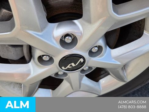 Used 2025 Kia Soul LX w/ LX Technology Package FWD image 28
