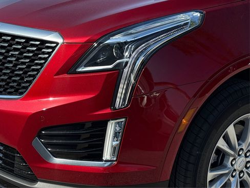 New 2025 Cadillac XT5 Luxury image 14