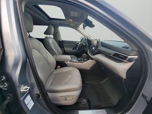 Used 2021 Toyota Highlander Limited image 39