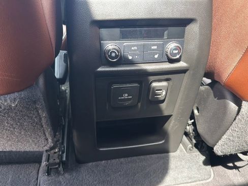 Used 2018 Chevrolet Traverse High Country AWD/4WD image 46