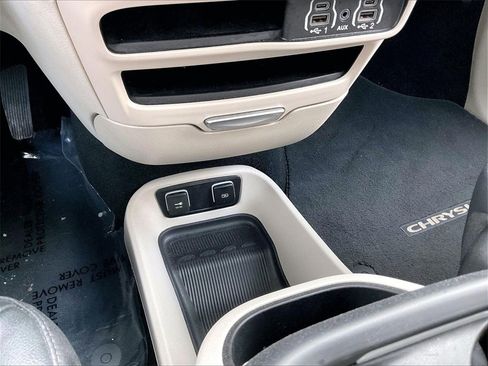 Used 2021 Chrysler Pacifica Touring-L w/ Premium & Safety Sphere Group image 31