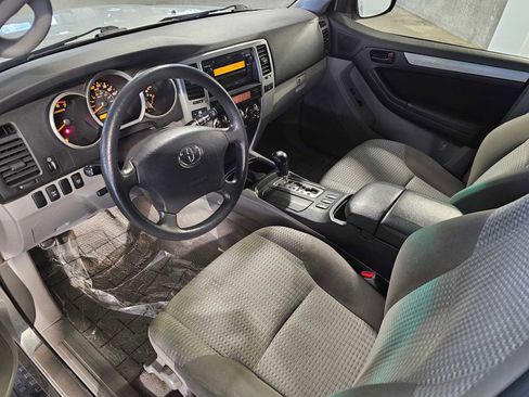 Used 2007 Toyota 4Runner SR5 image 2