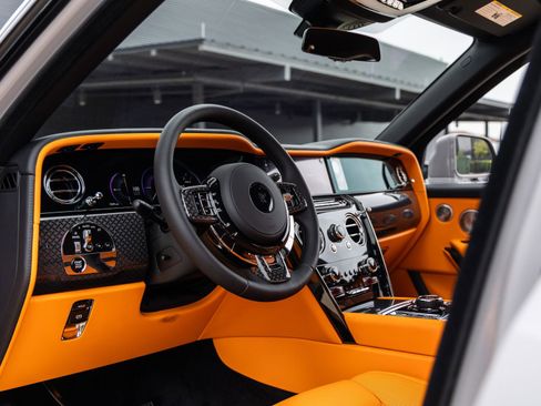 New 2026 Rolls-Royce Cullinan Black Badge image 33