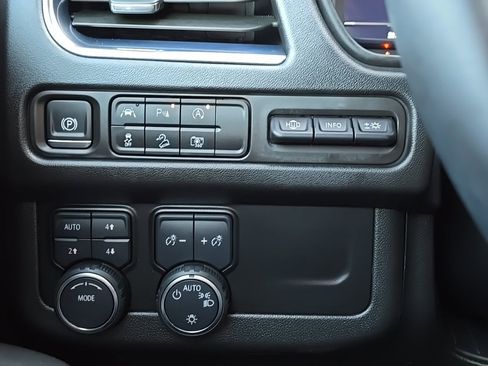 Used 2024 Chevrolet Tahoe High Country w/ Premium Package 2 image 23