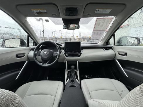 Certified 2023 Toyota Corolla Cross L image 21