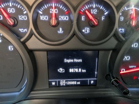 Used 2021 Chevrolet Silverado 1500 Custom w/ LPO, Dark Essentials Package AWD/4WD image 9
