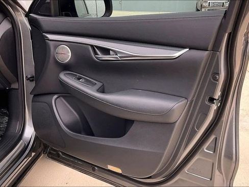 Used 2025 INFINITI QX50 Sport image 29