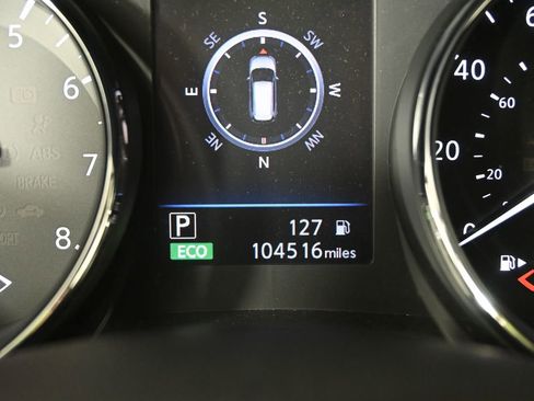 Used 2018 Nissan Rogue SV w/ Sun & Sound Touring Package AWD/4WD image 25