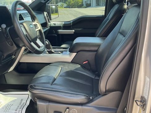 Used 2018 Ford F150 Lariat w/ Equipment Group 502A Luxury AWD/4WD image 34