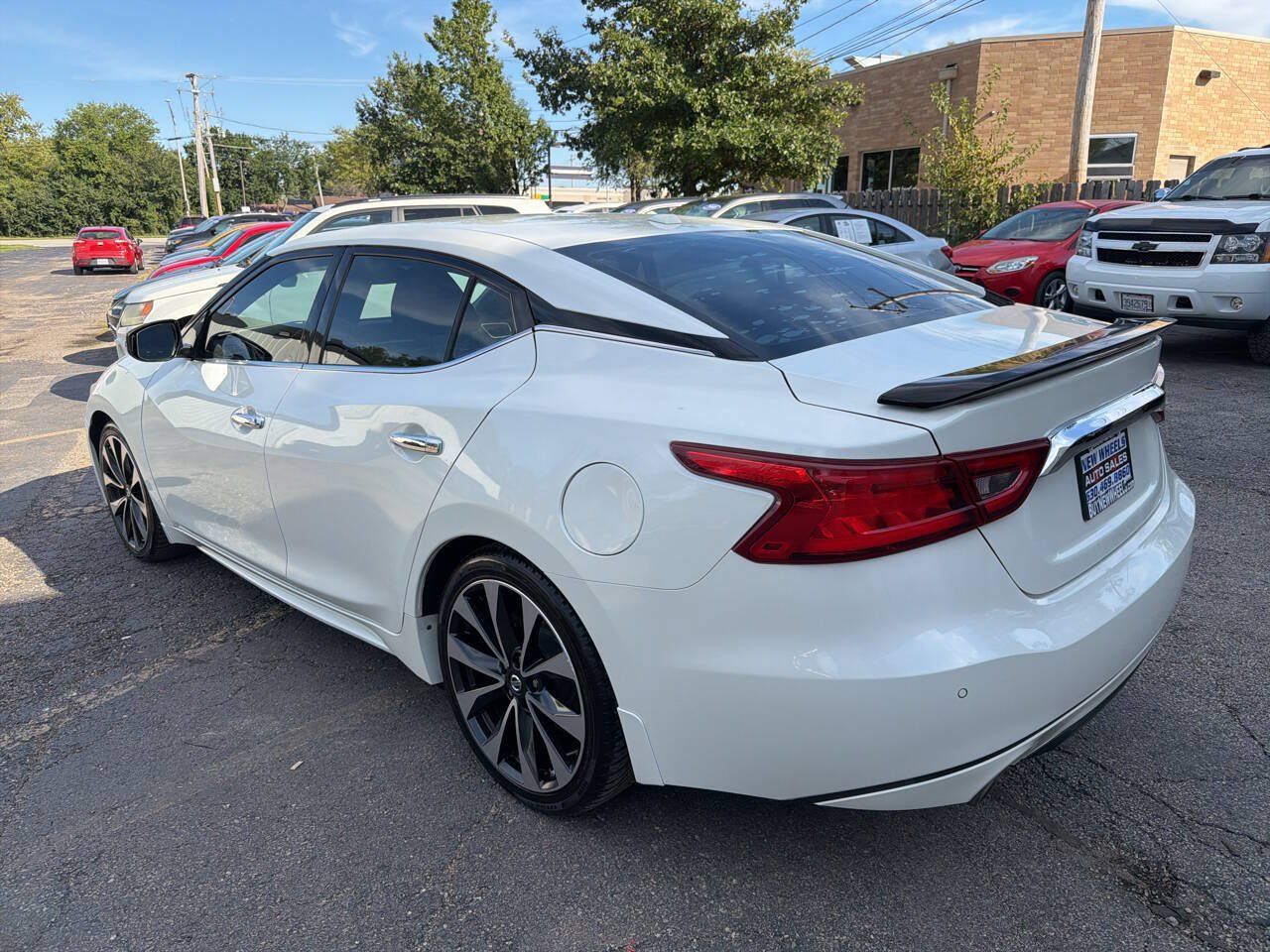 Used 2016 Nissan Maxima SR FWD image 4