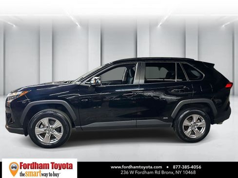 Used 2025 Toyota RAV4 LE image 7