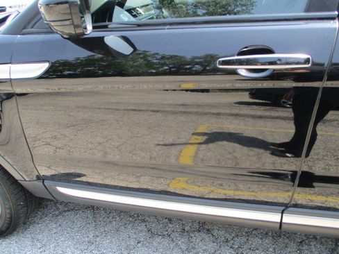 Used 2019 Land Rover Range Rover Evoque HSE AWD/4WD image 14