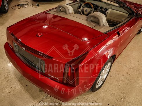 Used 2005 Cadillac XLR RWD image 61