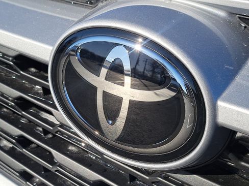 New 2025 Toyota RAV4 XLE image 8