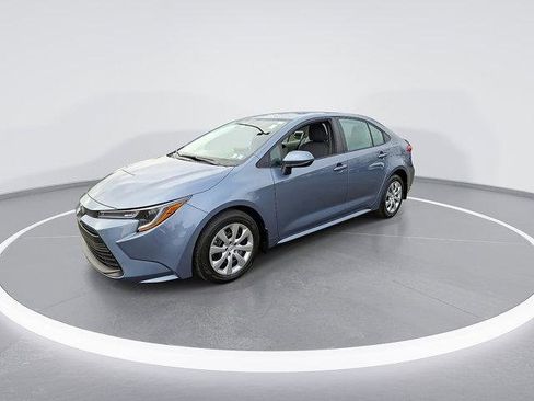 Certified 2025 Toyota Corolla LE image 6