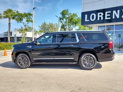 Used 2026 GMC Yukon XL Elevation w/ Elevation Premium Package RWD image 8