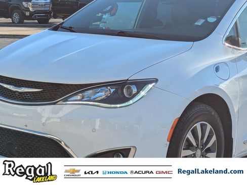 Used 2020 Chrysler Pacifica Limited w/ Advanced Safetytec Group image 6