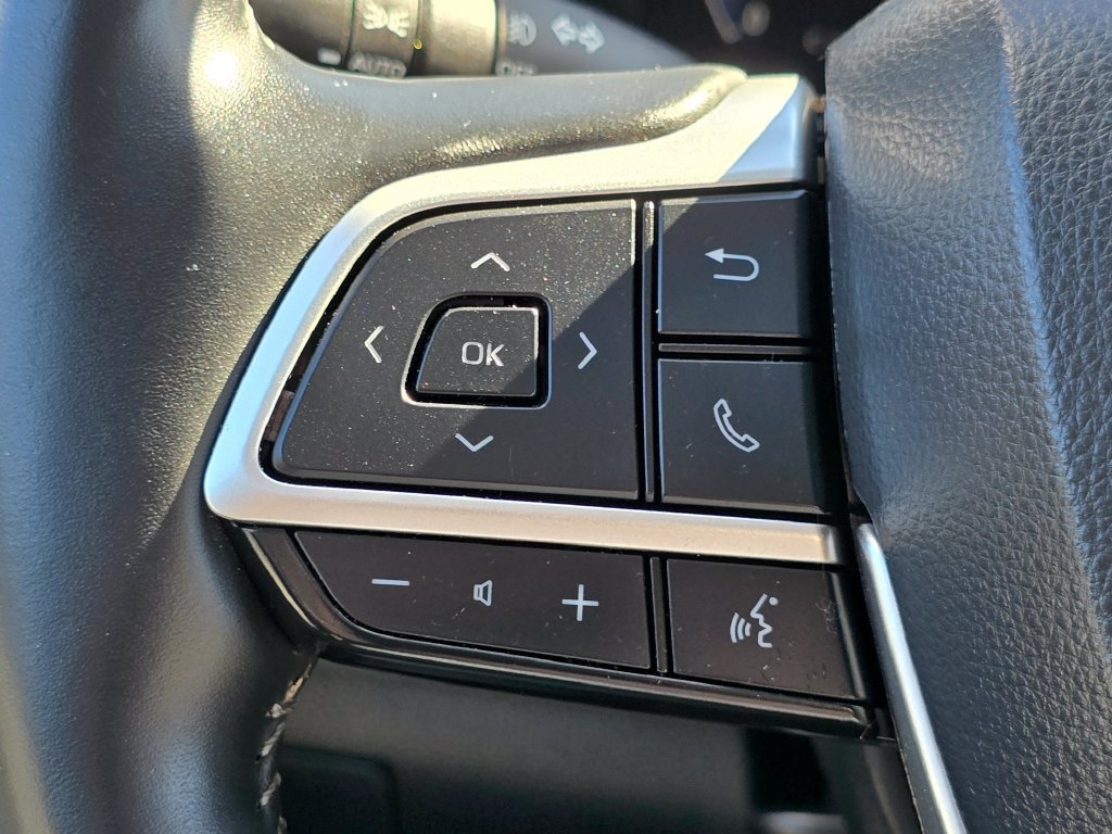 Used 2025 Toyota Highlander Limited AWD/4WD image 36