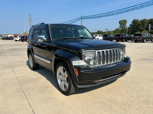 Used 2011 Jeep Liberty Limited Jet AWD/4WD image 4