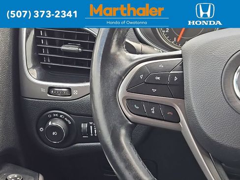 Used 2020 Jeep Cherokee Limited AWD/4WD image 26