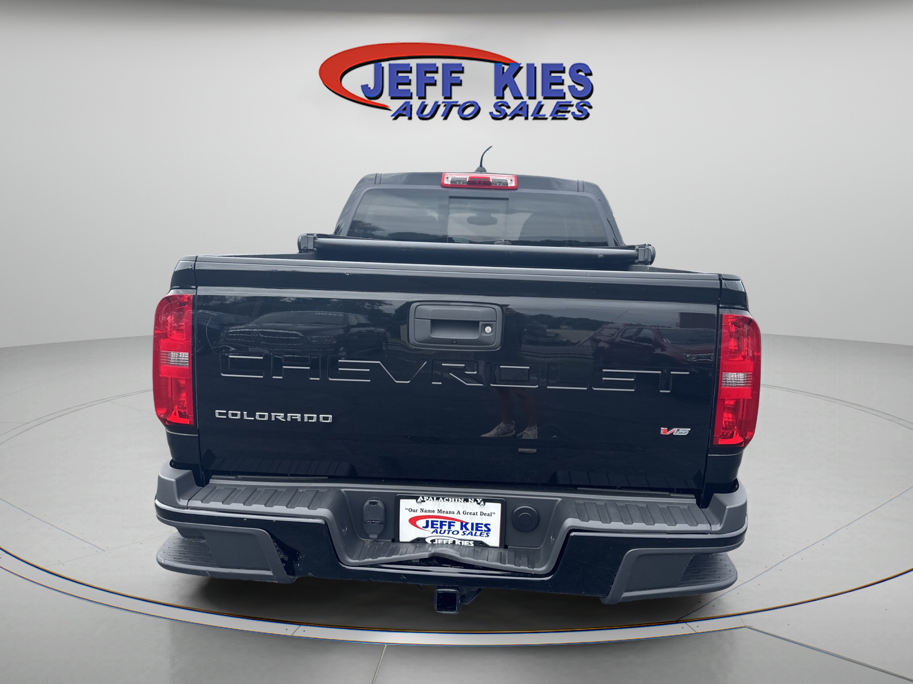 Used 2022 Chevrolet Colorado LT w/ Trail Boss Package AWD/4WD image 6