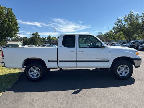 Used 2000 Toyota Tundra SR5 image 8
