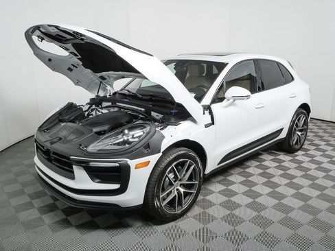 Certified 2026 Porsche Macan Turbo AWD/4WD image 33