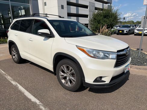 Used 2015 Toyota Highlander XLE AWD/4WD image 11