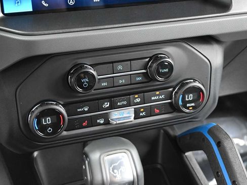 Used 2024 Ford Bronco Black Diamond w/ Sasquatch Package AWD/4WD image 18