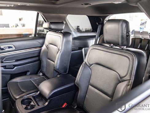 Used 2020 Ford Explorer XLT w/ Equipment Group 202A RWD image 34