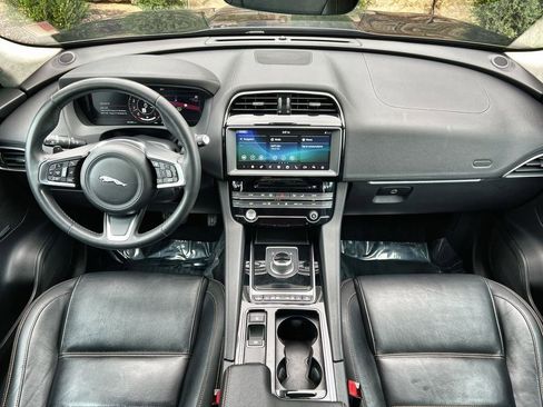 Used 2020 Jaguar F-PACE Prestige image 13