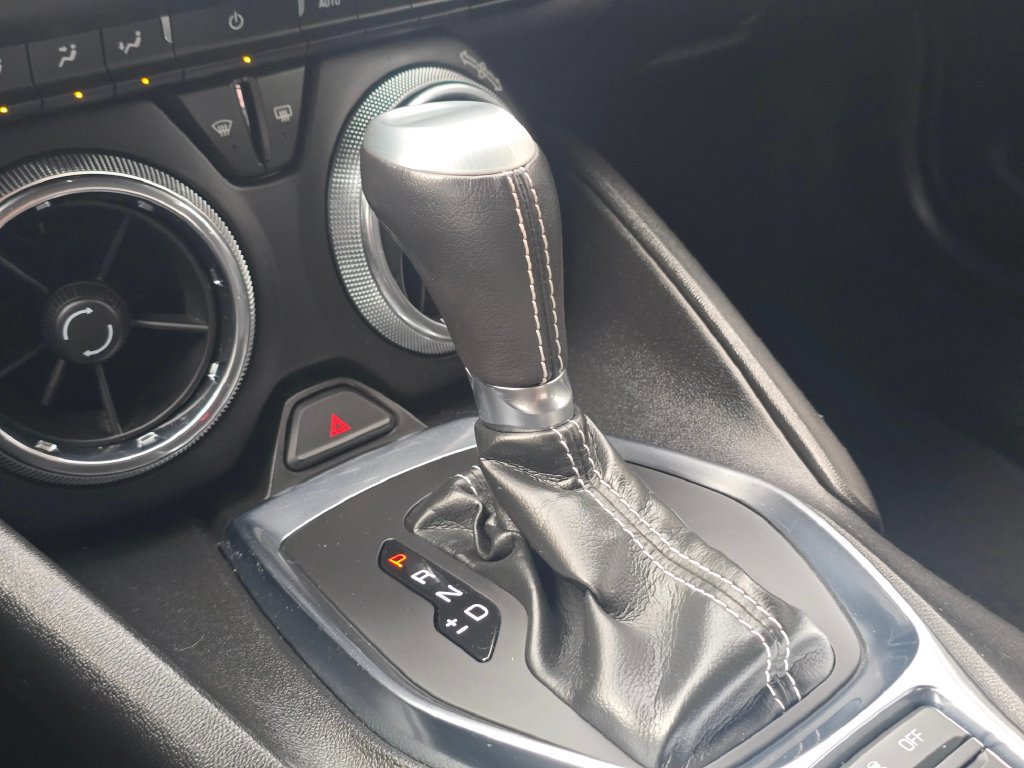 Used 2021 Chevrolet Camaro LT w/ Technology Package RWD image 29