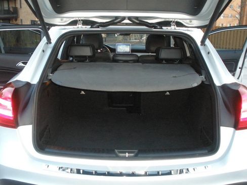 Used 2019 Mercedes-Benz GLA 250 4MATIC image 31