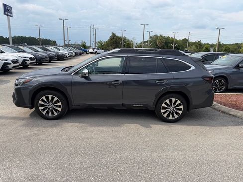 Used 2023 Subaru Outback Touring AWD/4WD image 10
