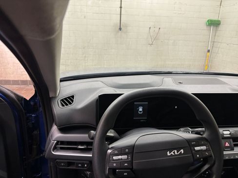 Used 2025 Kia K4 FWD image 30