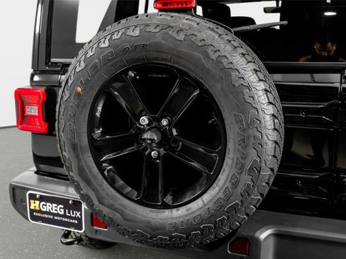 Used 2021 Jeep Wrangler Unlimited Sahara AWD/4WD image 14