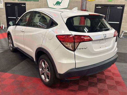 Used 2018 Honda HR-V LX image 3