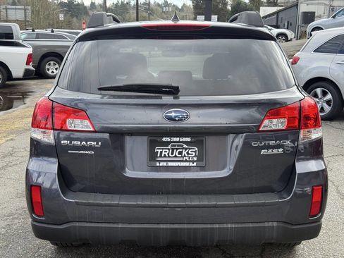Used 2011 Subaru Outback 2.5i Limited w/ PWR Moonroof Pkg image 4