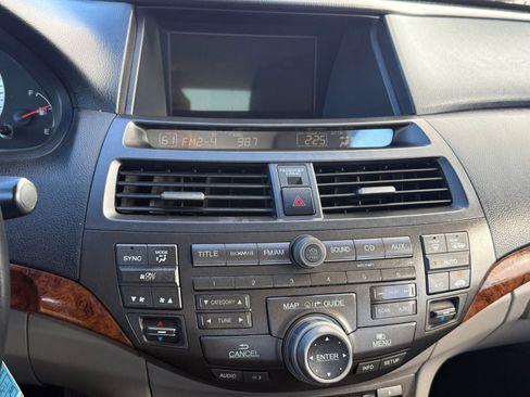 Used 2011 Honda Accord EX-L image 24