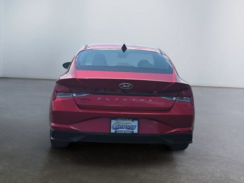 Used 2023 Hyundai Elantra SEL w/ Cargo Package FWD image 4