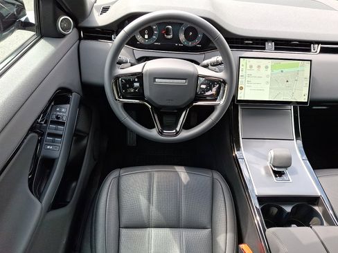 Used 2026 Land Rover Range Rover Evoque S AWD/4WD image 4