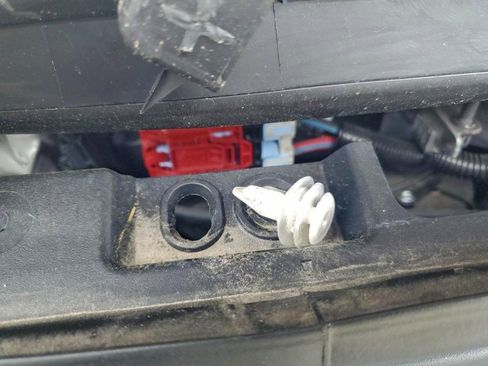 Used 2024 Tesla Cybertruck AWD Crew Cab image 9