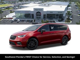 New 2026 Chrysler Pacifica Limited FWD video 2