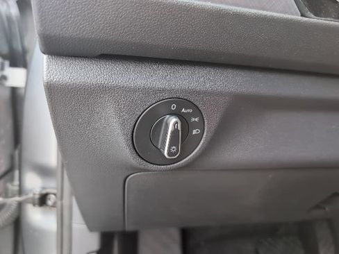 Used 2024 Volkswagen Jetta SE FWD image 23